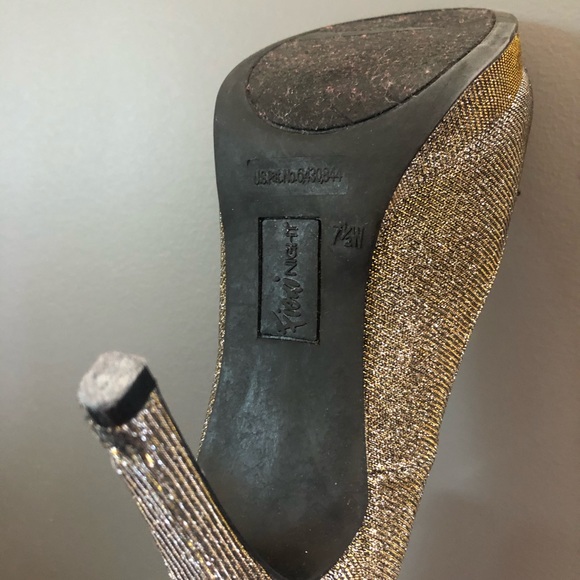Metallic Pumps - Picture 5 of 6